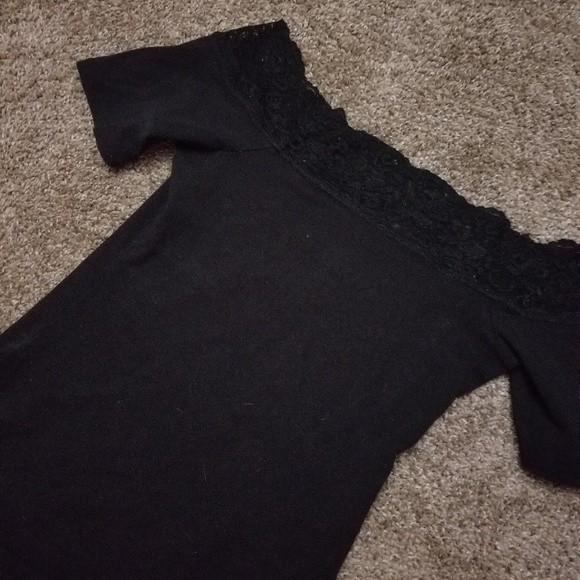 Black lace top - Picture 2 of 2
